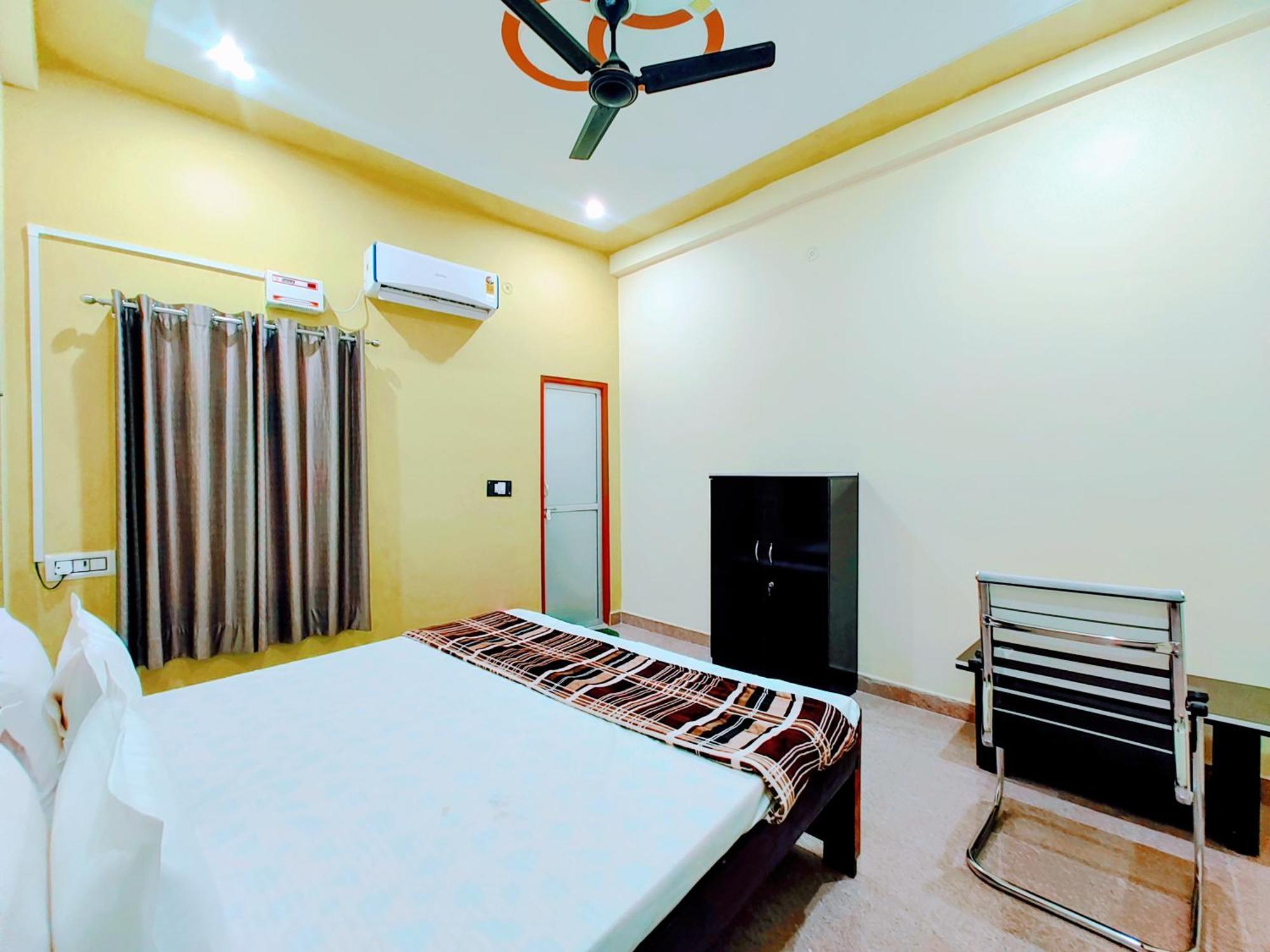 Hotel Raghukul Ayodhya Exterior photo