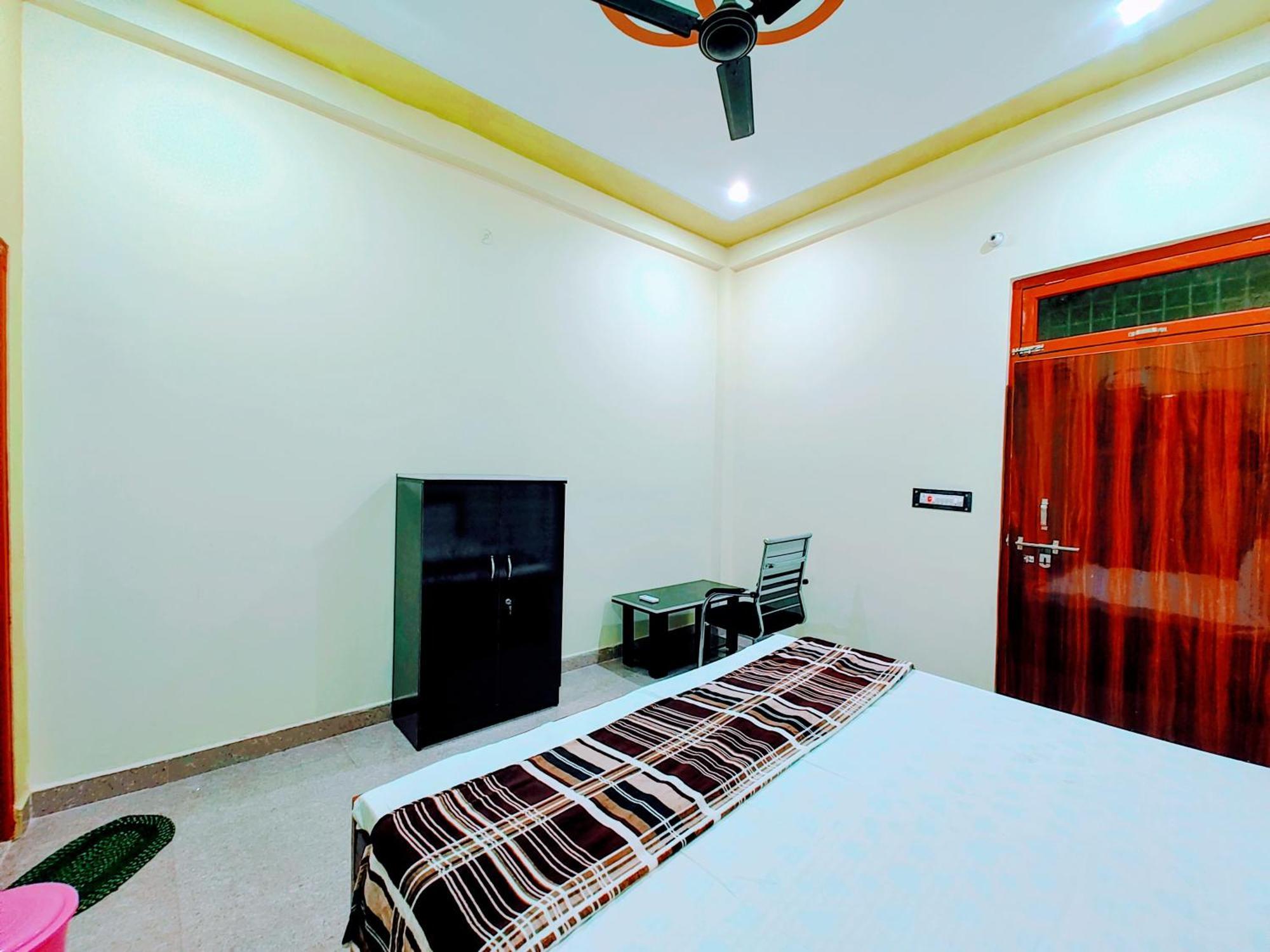 Hotel Raghukul Ayodhya Exterior photo