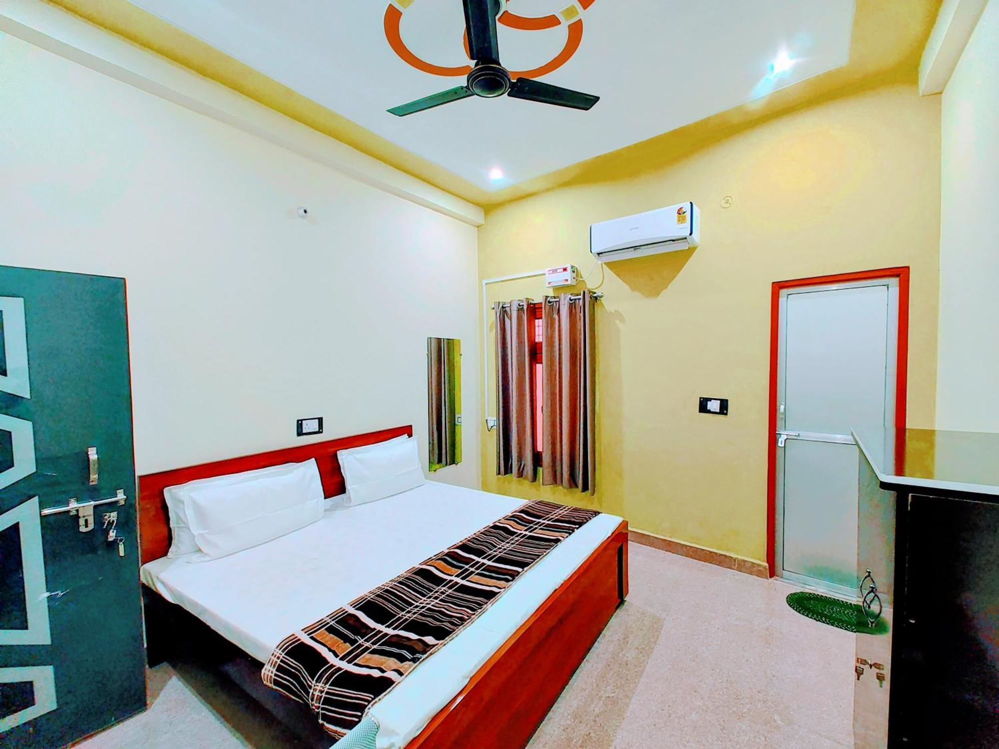 Hotel Raghukul Ayodhya Exterior photo