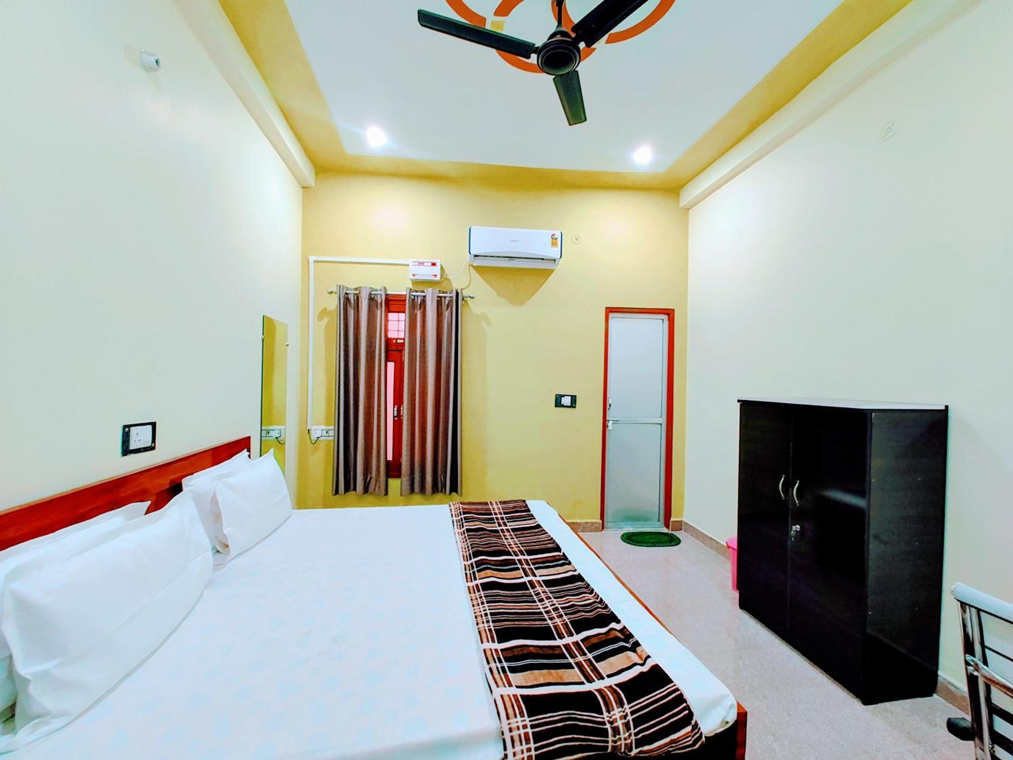 Hotel Raghukul Ayodhya Exterior photo
