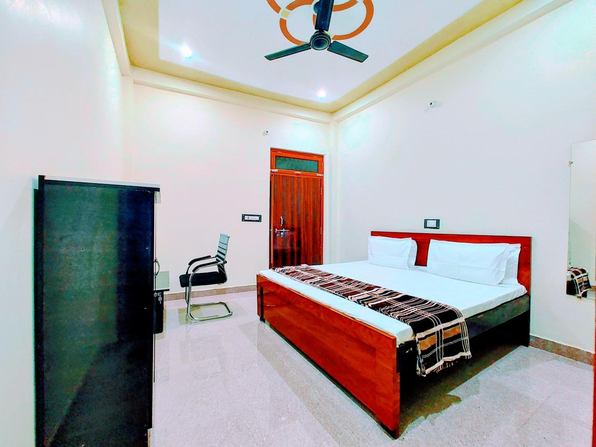 Hotel Raghukul Ayodhya Exterior photo