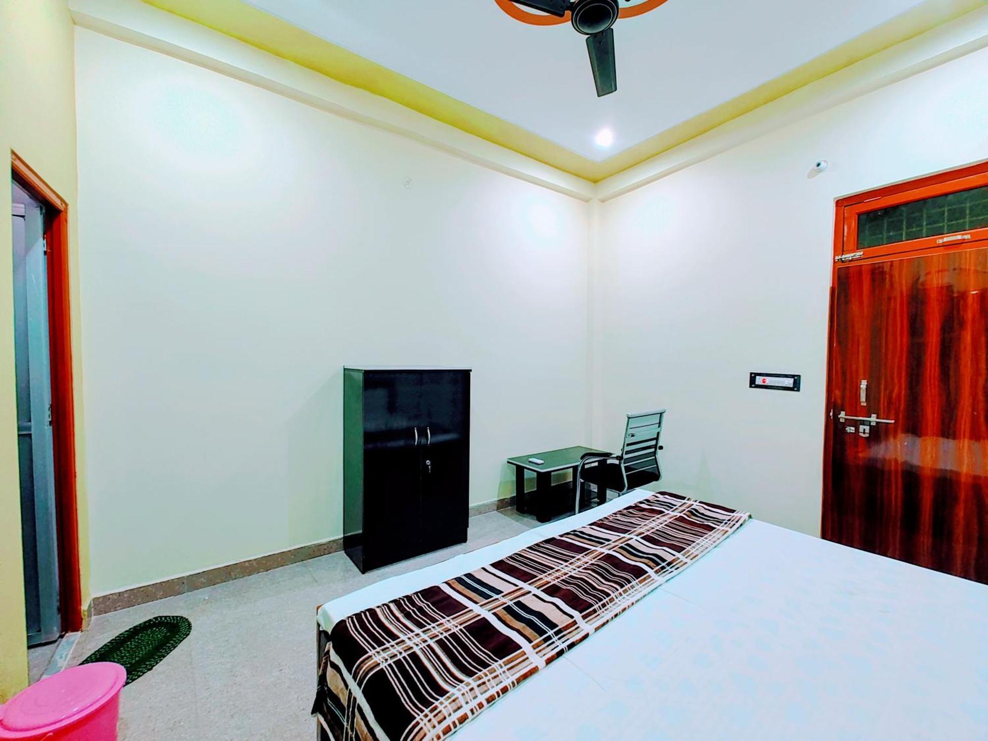 Hotel Raghukul Ayodhya Exterior photo